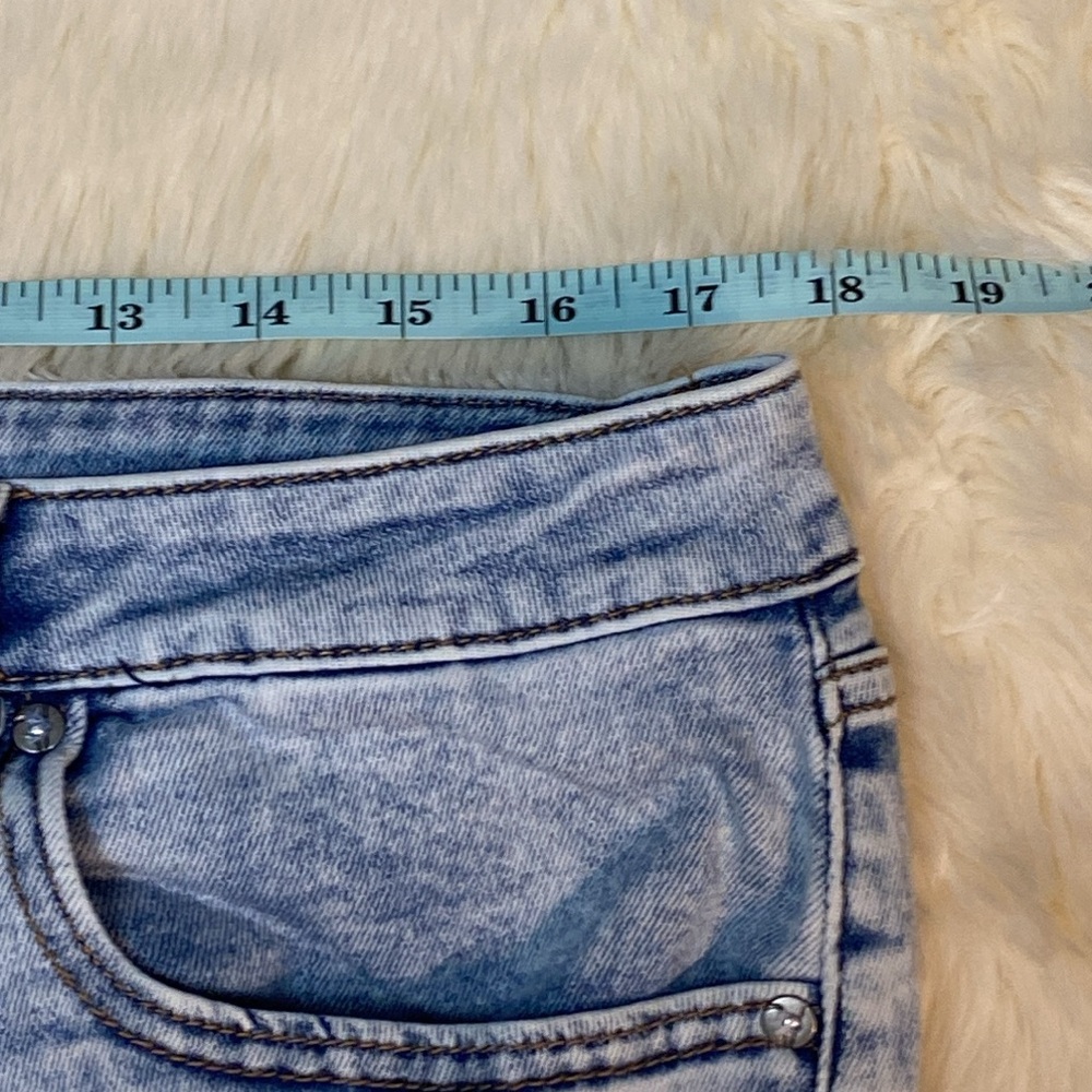 Vigross denim distress shorts , raw hem, size 32 Light wash stone - Picture 4 of 10
